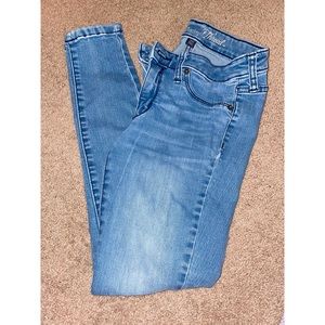 Universal Thread Mid Rise Jegging